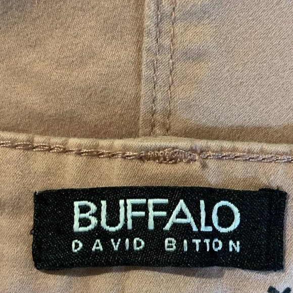 Buffalo David Bitton Women's Mid RIse Super Soft 14 Inseam Bermuda Size‎ 12 NWT - Picture 8 of 15